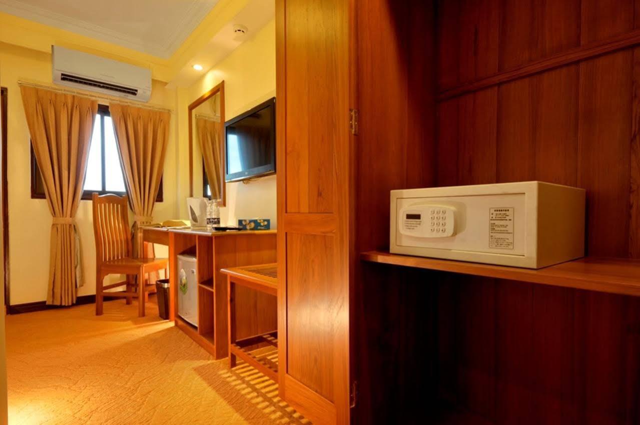 Royal Golden View Hotel Yangon Exterior photo
