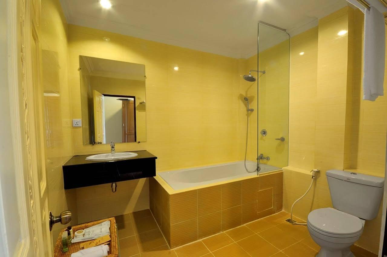 Royal Golden View Hotel Yangon Exterior photo